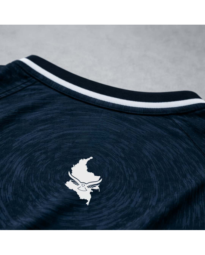 LA PIEL CRUDO MEANS RAW