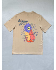 Camiseta negra flor tocando violonchelo